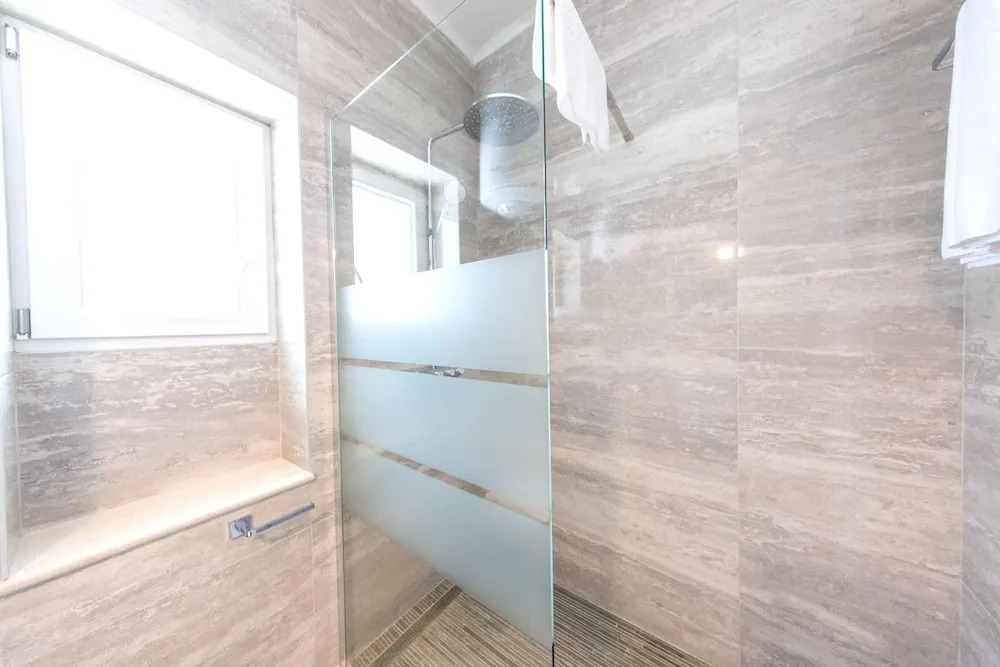 Spacious Villa with Private Pool in Dubrovnik