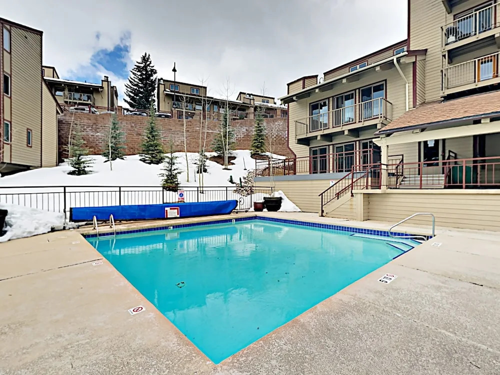 55 Upper Woodbridge - 3 Br Condo