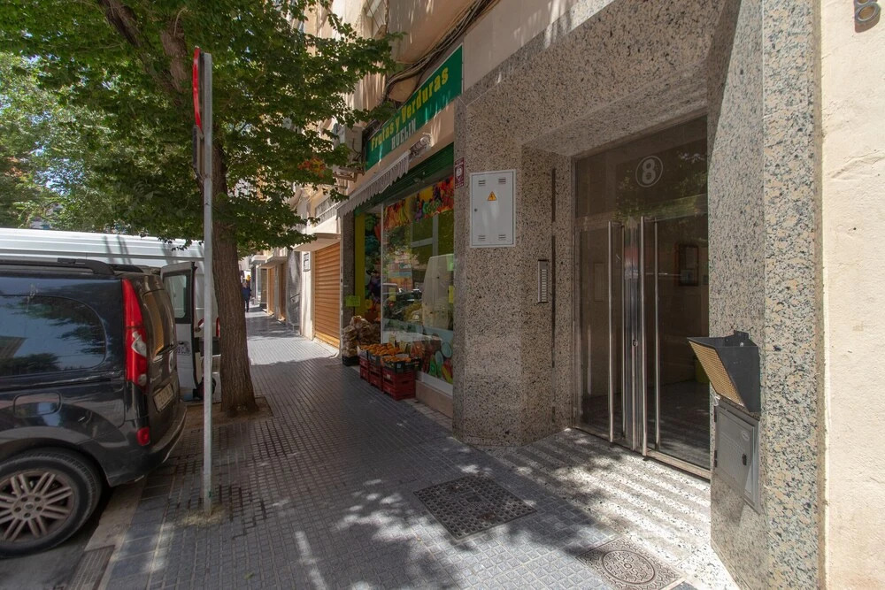 Bright Málaga Beach and Downtown Apartment