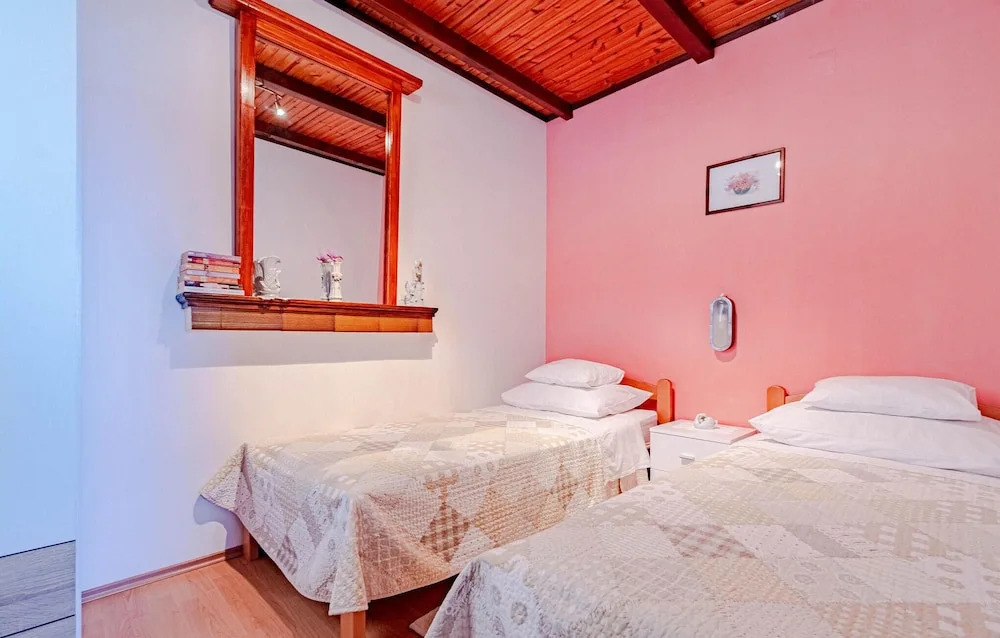 Awesome Home in Vela Luka With Wifi and 2 Bedrooms