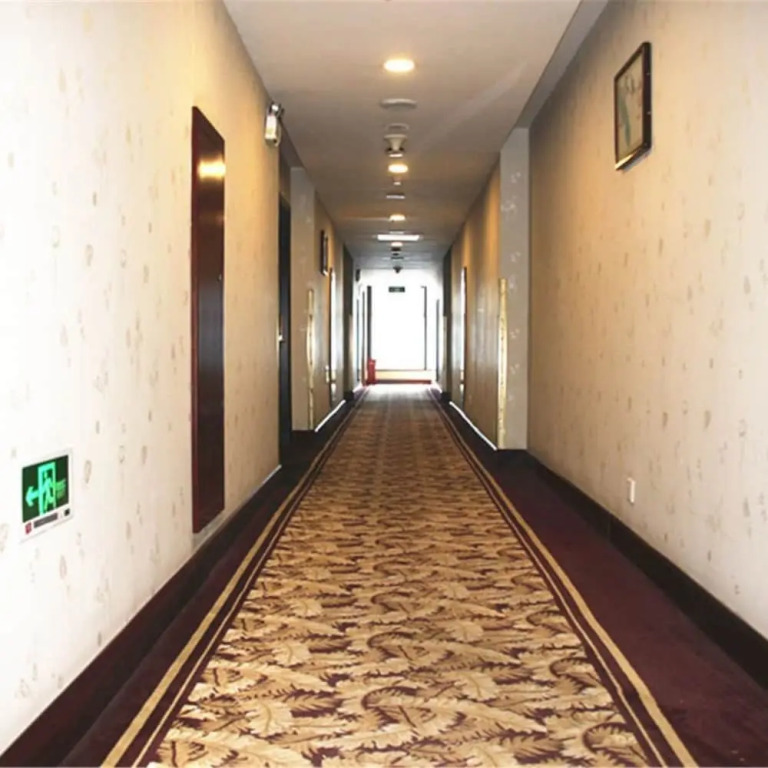 Huachen Hotel (Xi'an Bell Tower East Street Mingchengqiang)