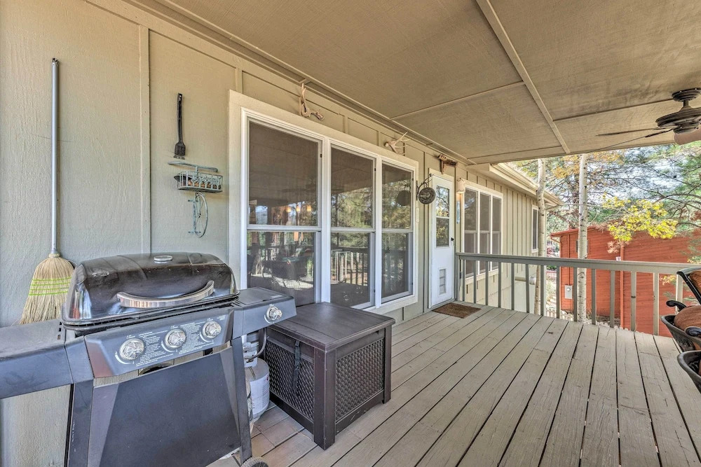 Ruidoso Getaway w/ Deck, Golf Course Views!