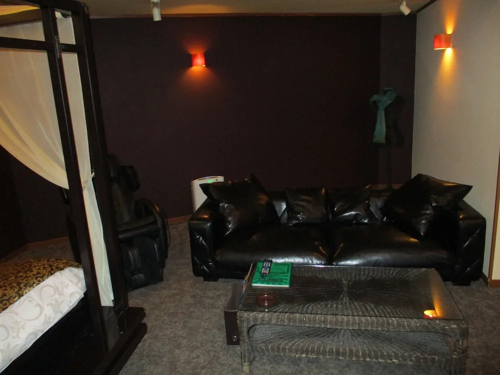 Hotel Rplus - Adults only