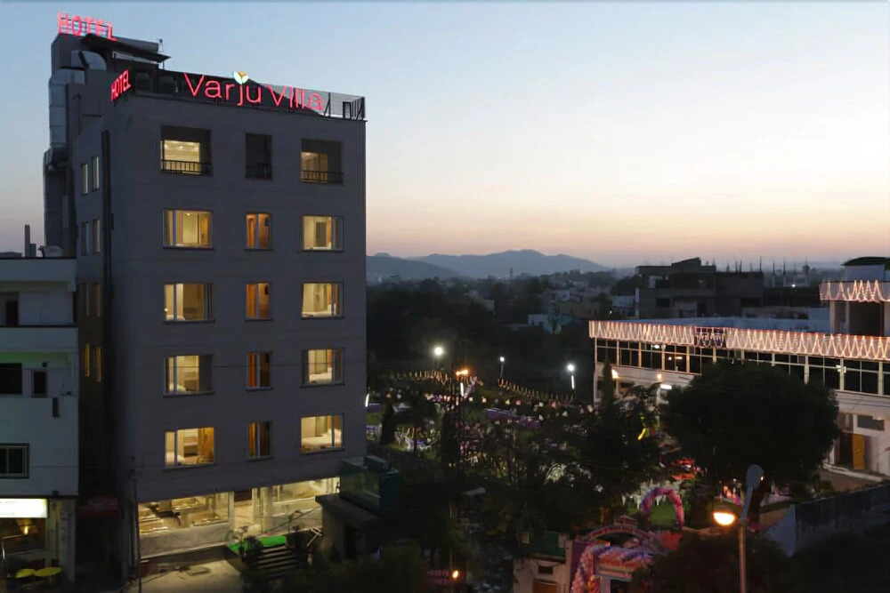 Varju Villa - Daily DJ Party 07-08 PM