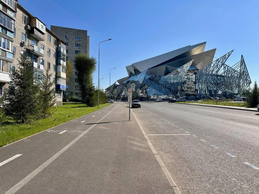 Квартира Просторная 3-комнатная квартира у театра Камала и набережной Кабана
