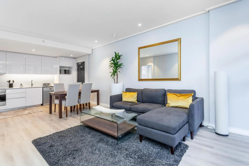 Luxury 16 on Bree Apartments