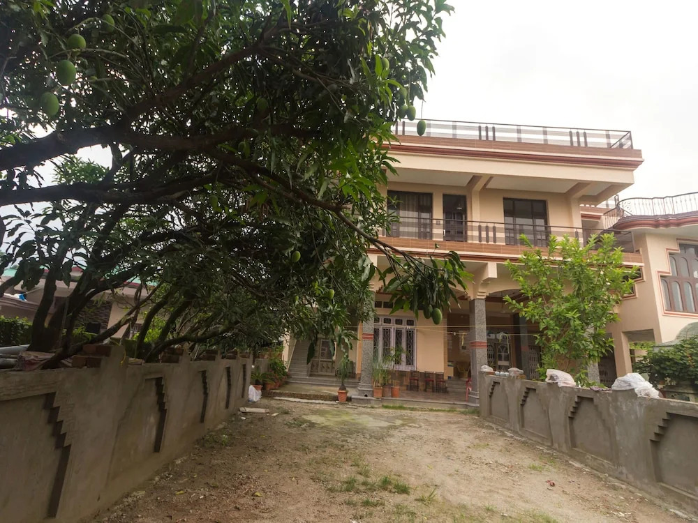 OYO 16725 Home Modern 1 BHK Villa Sheela Chowk