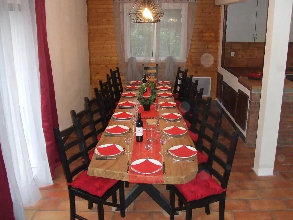 Grand Gîte Saint-Lary centre pour 15 pers. pouvant accueillir jusqu’à 17 pers.