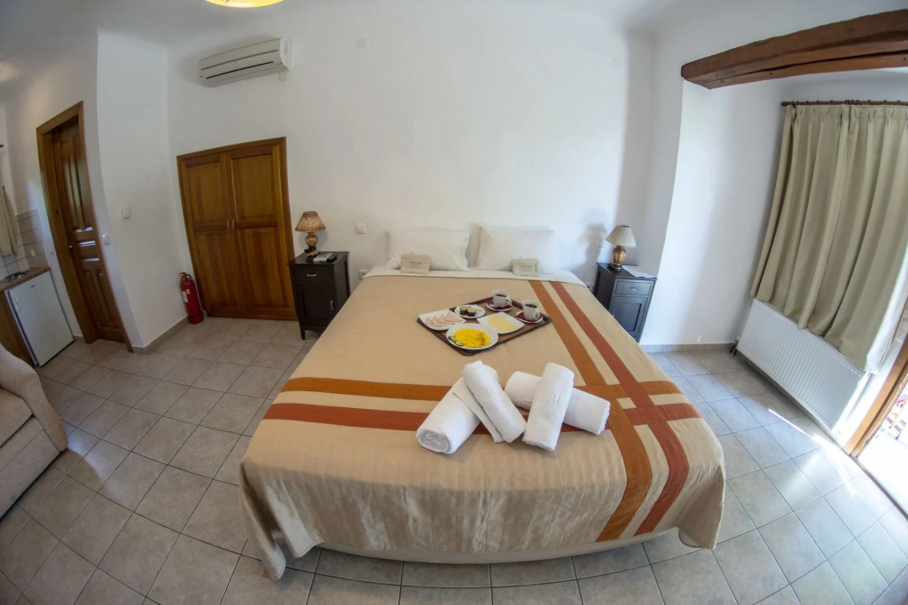 Alkifron Hotel