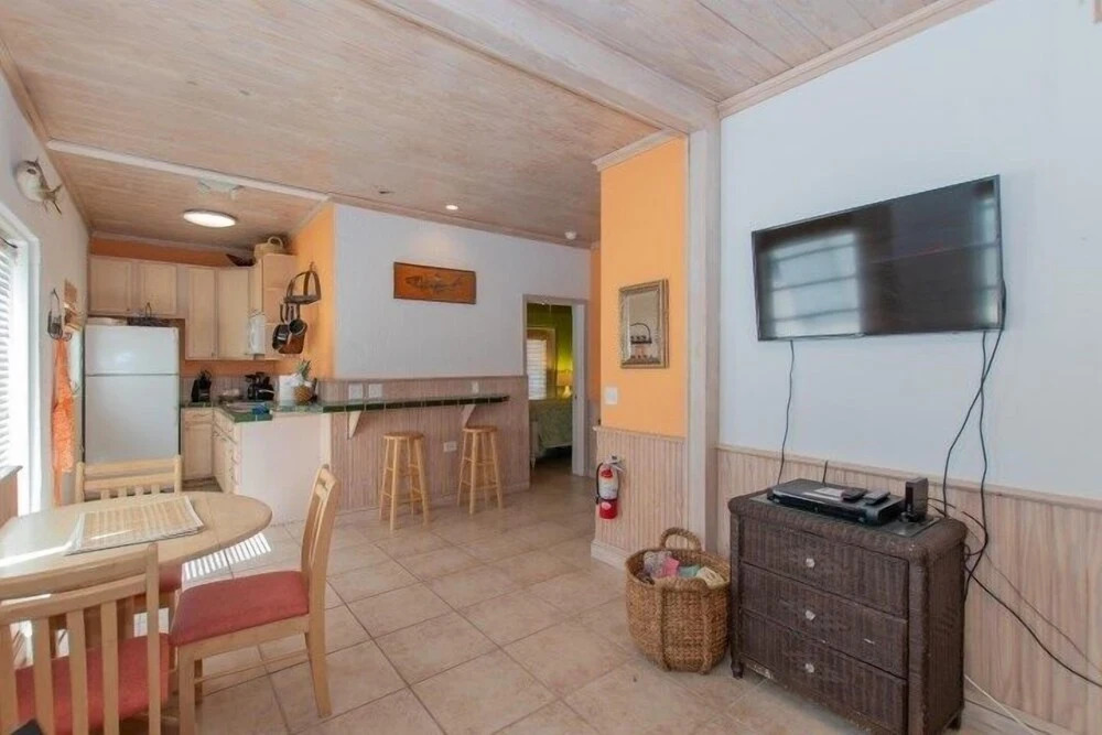 2 Houses Located On A Private Peninsula. 4 Bedroom Home by RedAwning