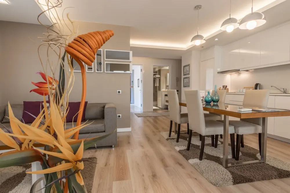 Aura Suites