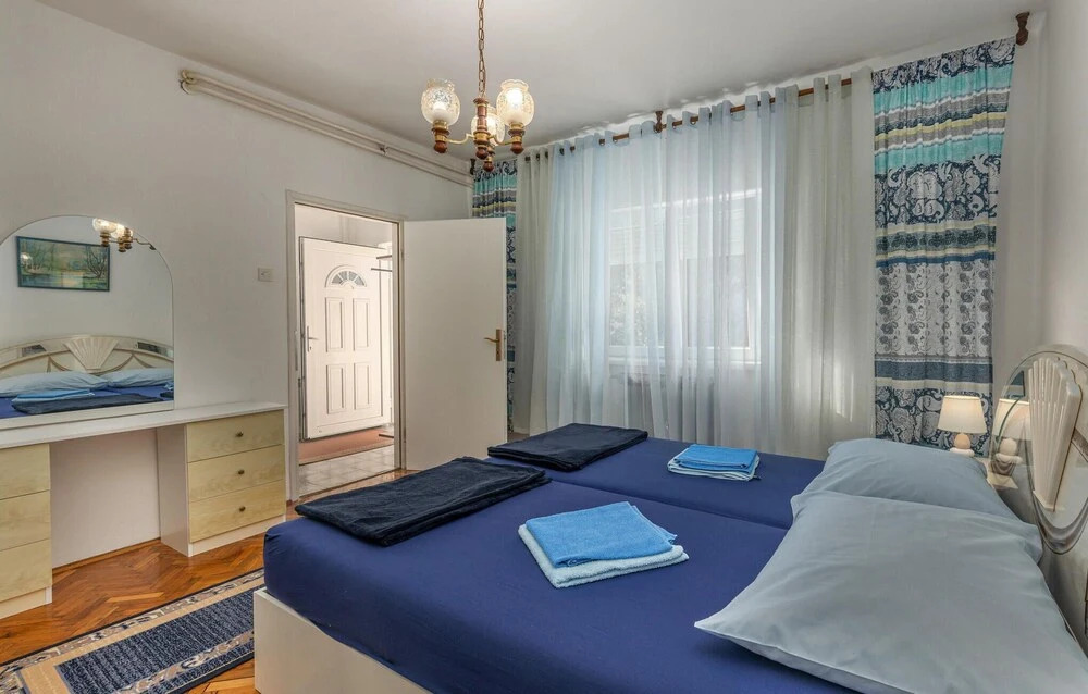 Amazing Apartment in Novi Vinodolski With 1 Bedrooms and Wifi