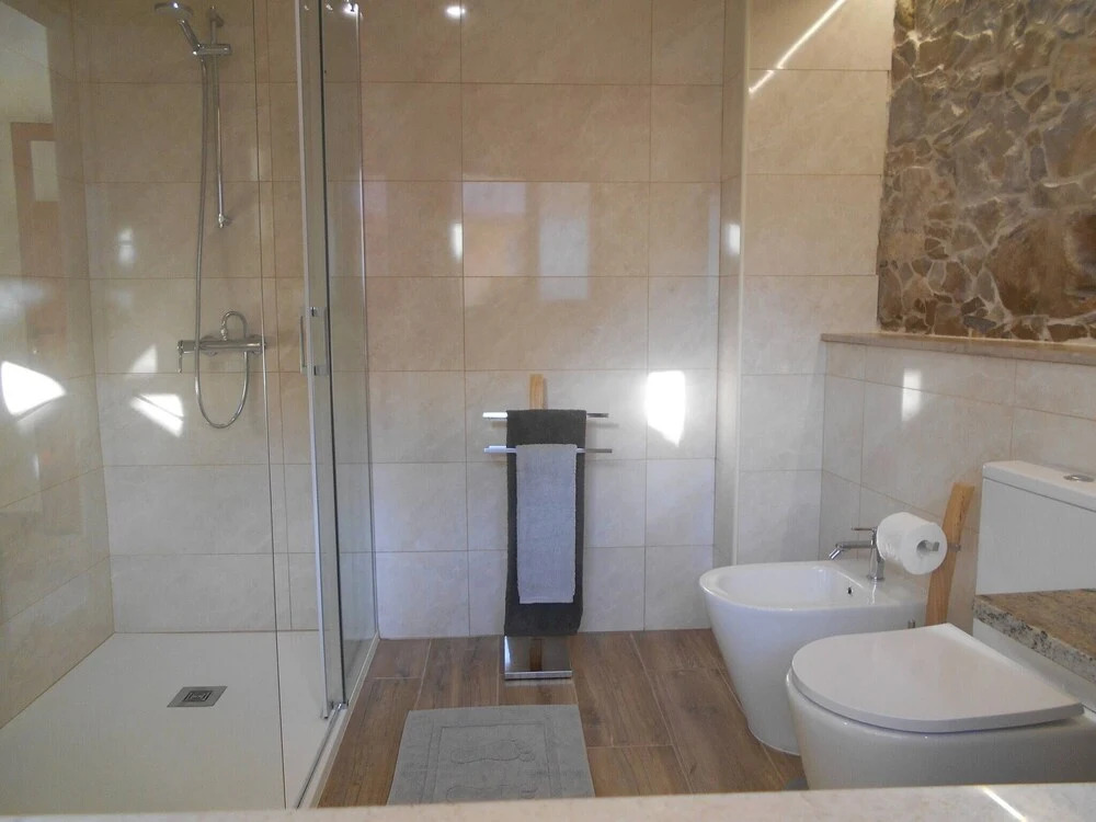 Cottage With 2 Bedrooms With Both En-suite Bathrooms in a Seaside Village