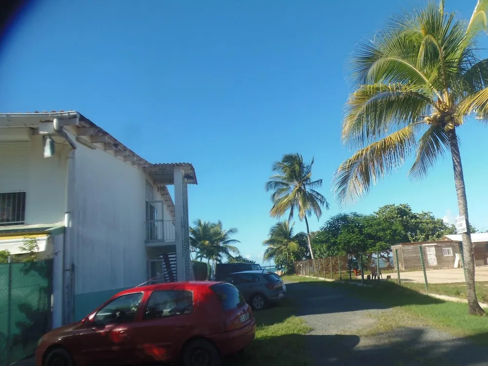 Studio in Le Moule, with Enclosed Garden And Wifi