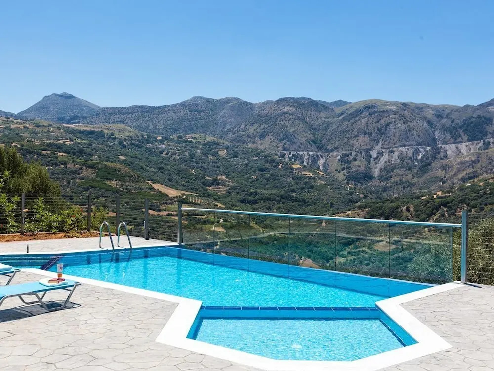Villa Asigonia with Heated Pool & Whirlpool
