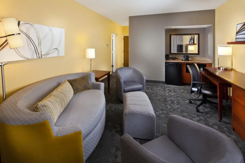 Courtyard Miami Airport West Doral