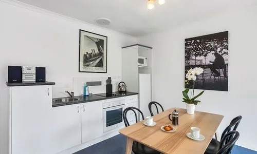 Lake Daylesford Apartment 6