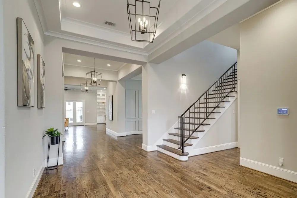 9 Mi to Downtown Houston: Spacious Group Getaway