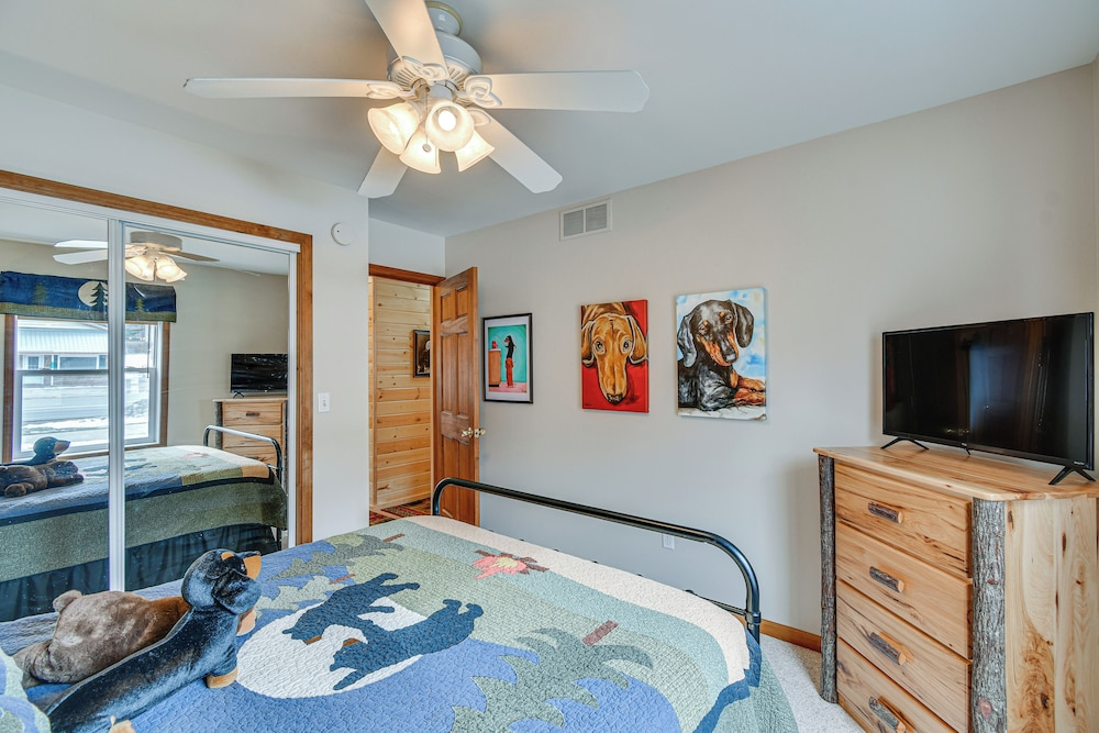 Luxe Hideaway on Houghton Lake: Families Welcome!