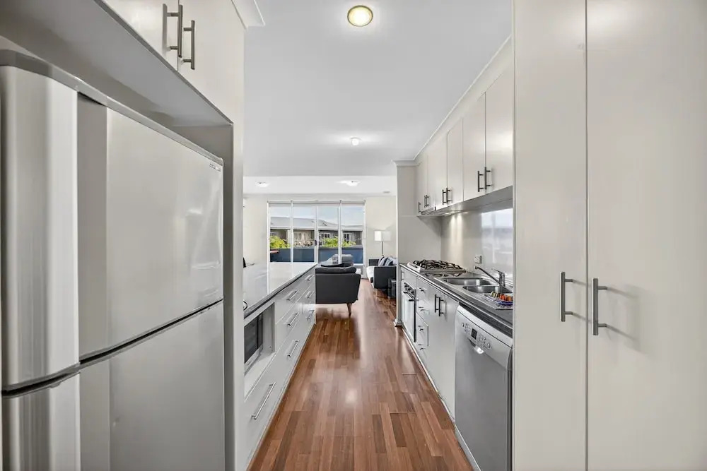 Serene 2-bed Apartment by the Canal