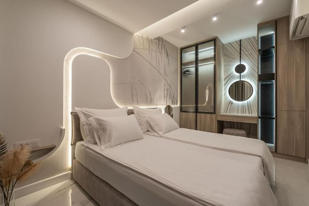 THE SIGNATURE SUITE by DuHomes