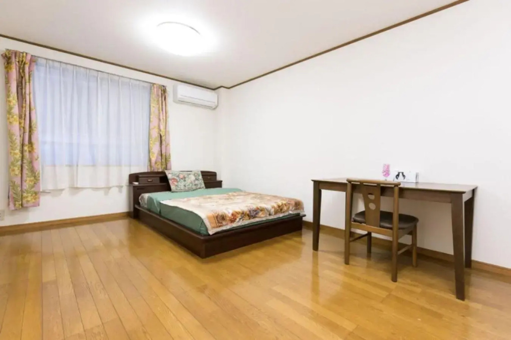 Shinjuku Apartment 102