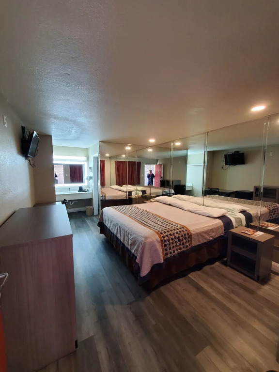 River Inn Motel