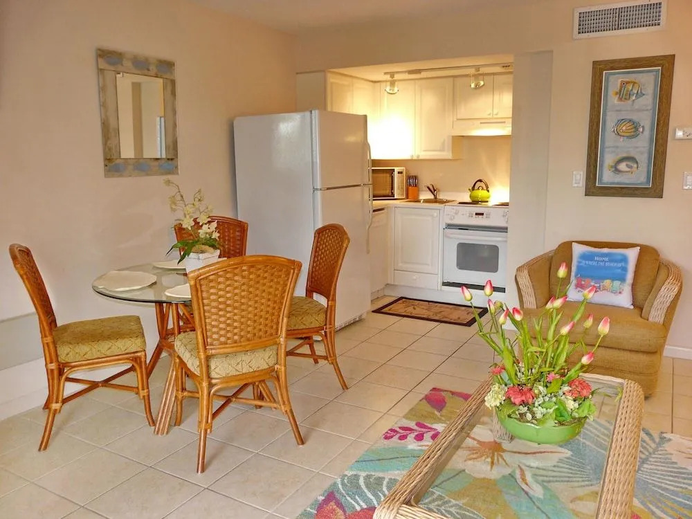 Breezy Condo With Deluxe Pool and Private Beach Access