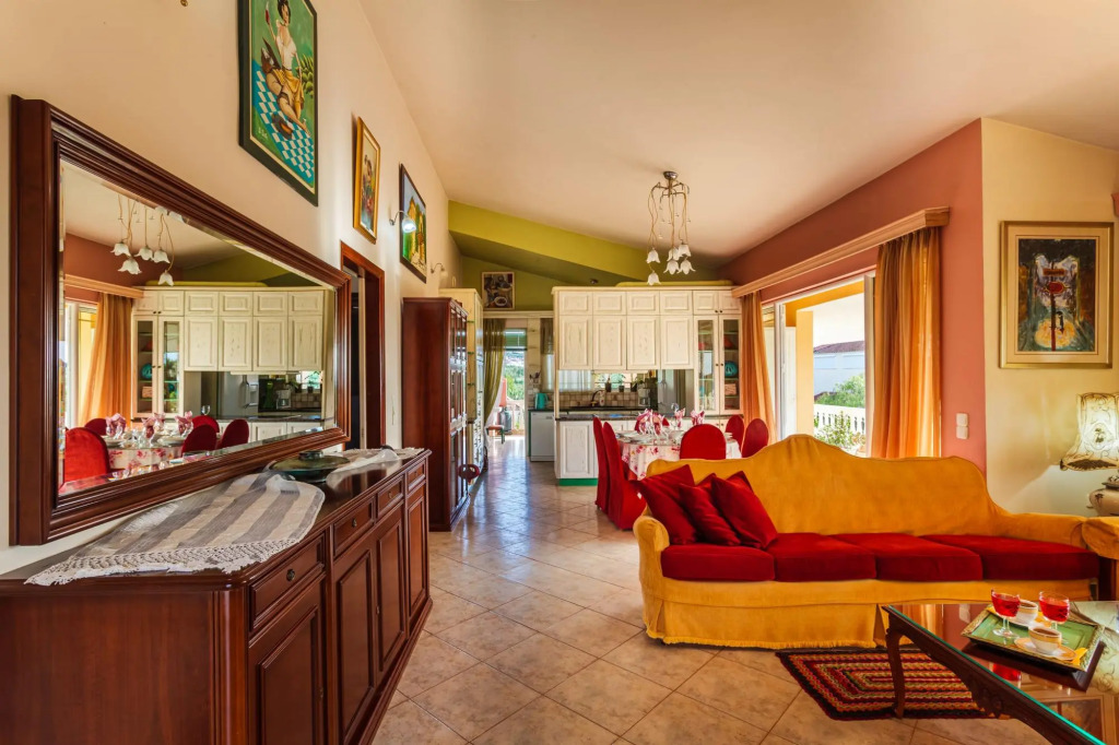 Villa Vlassoula - Beachfront Luxury Villa with Private Pool & Garden Heaven