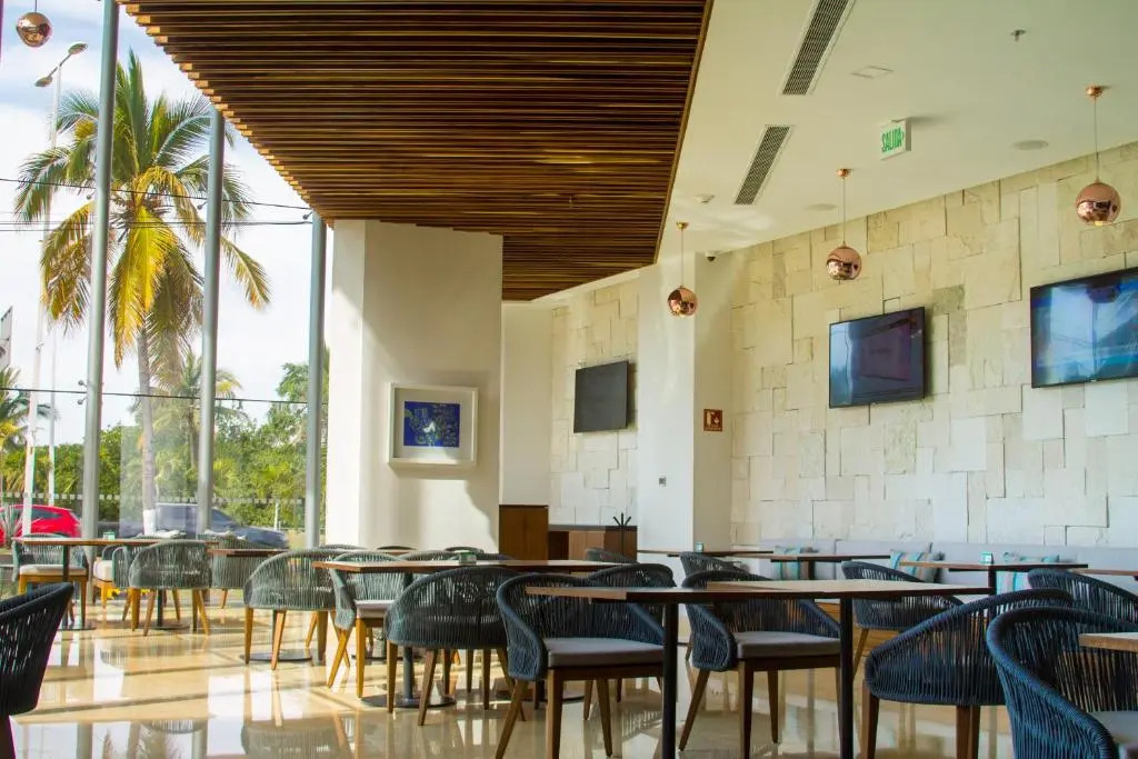 Holiday Inn & Suites Puerto Vallarta Marina & Golf