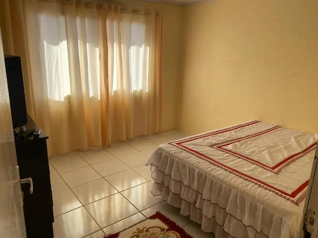 Casa a 100 metros da praia de Calheiros