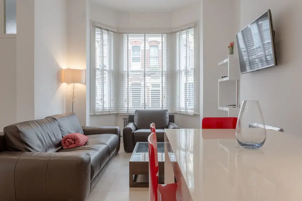 Bright 1 Bedroom Flat in Battersea