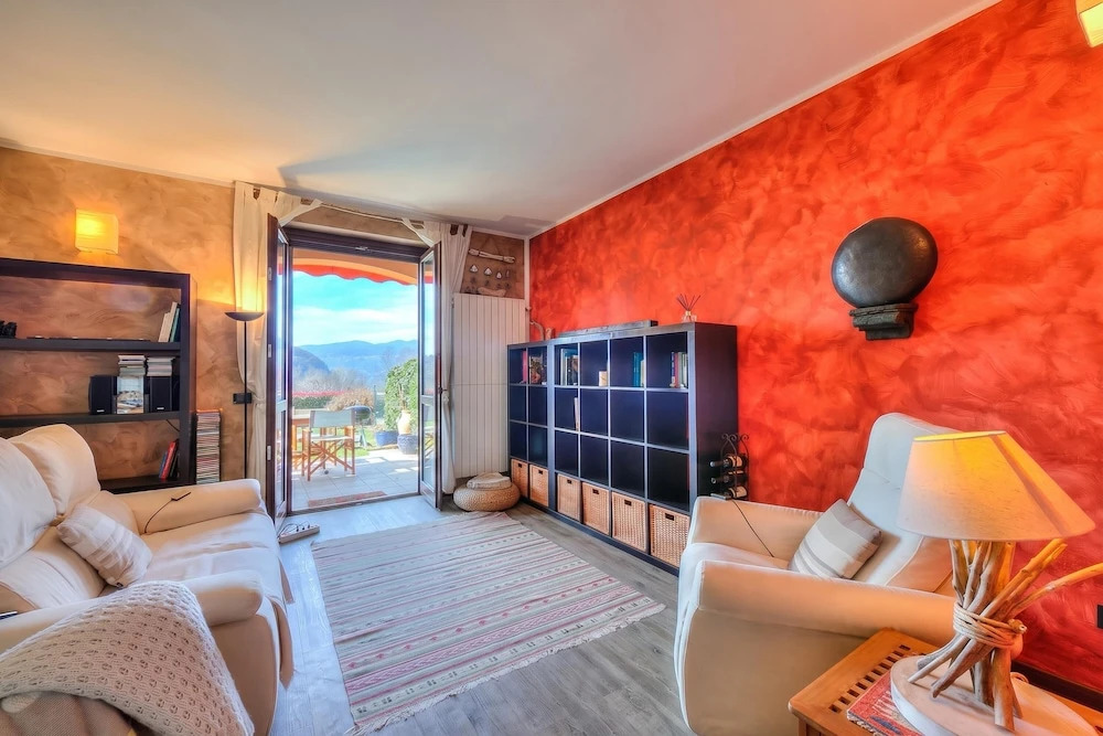 Miralago Lake View & Private Garden