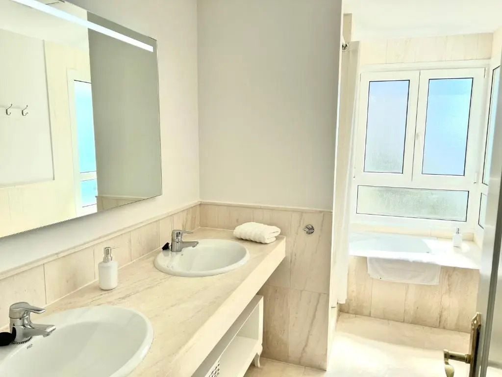 MI CAPRICHO 170 Beachfront Apartment