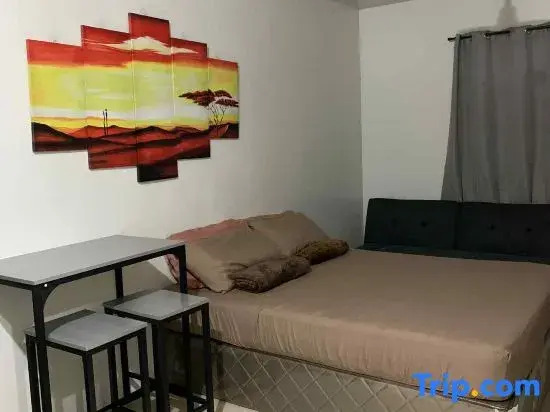 Haus of Emerald Studio Condo by Ollie- Plumera Mactan