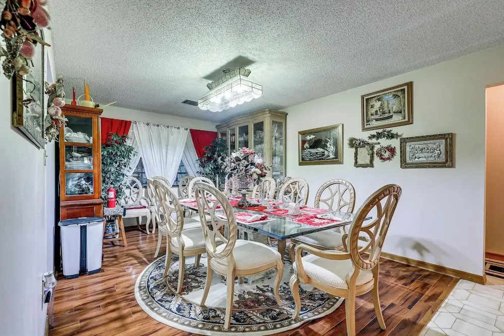 Tampa Area Home w/ Indoor Pool, Families Welcome!