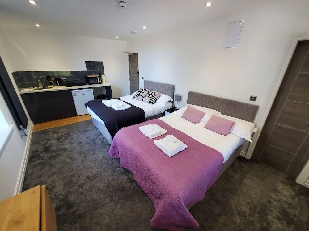 The Ashcroft Studios & Apartments with Free Parking