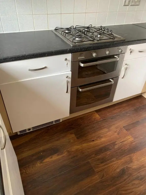 Private Rooms In A Cheerful 4-Bedroom Town House