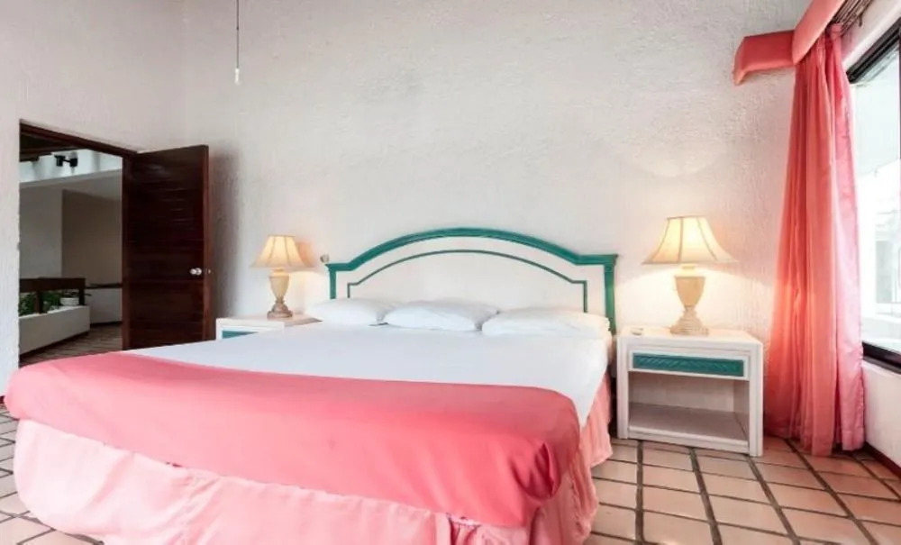 Stella Maris Three Bedroom Villa