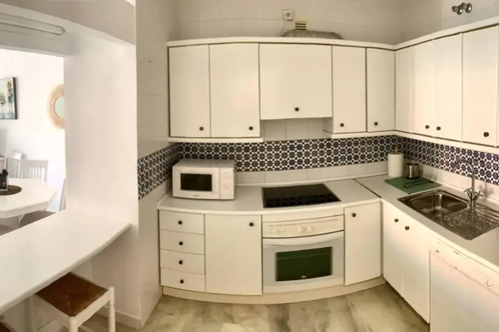 Amplio apartamento junto al mar