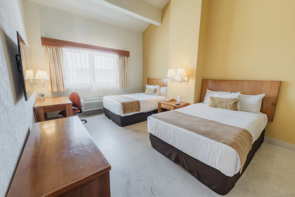 Comfort Inn Puerto Vallarta Golfside & Marina