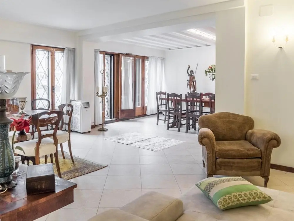 Zen Accommodations Grand Canal