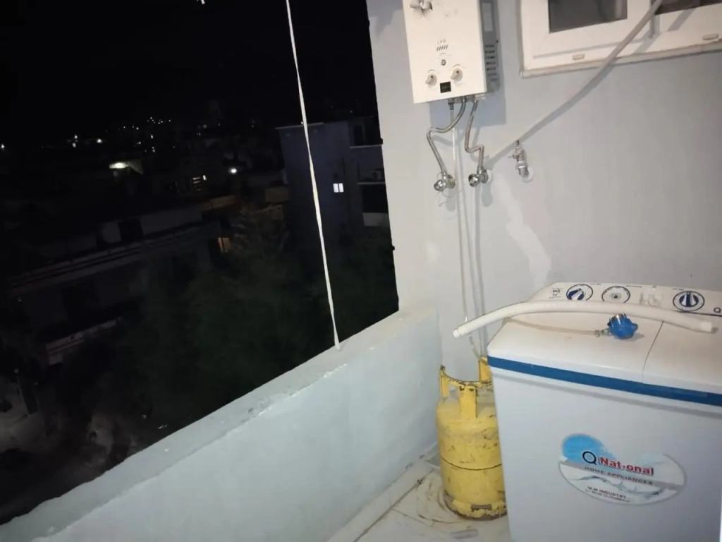 Elegant 2king BR Family Apt, wifi,Netflix E11