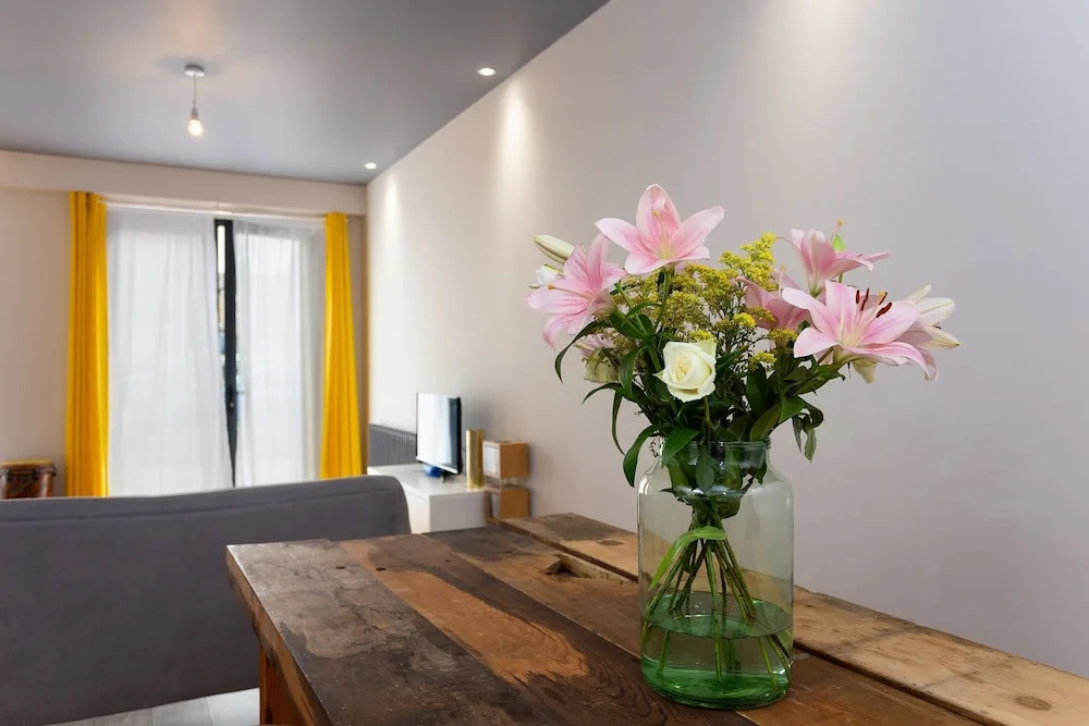 1 Bedroom Converted Warehouse In Stoke Newington
