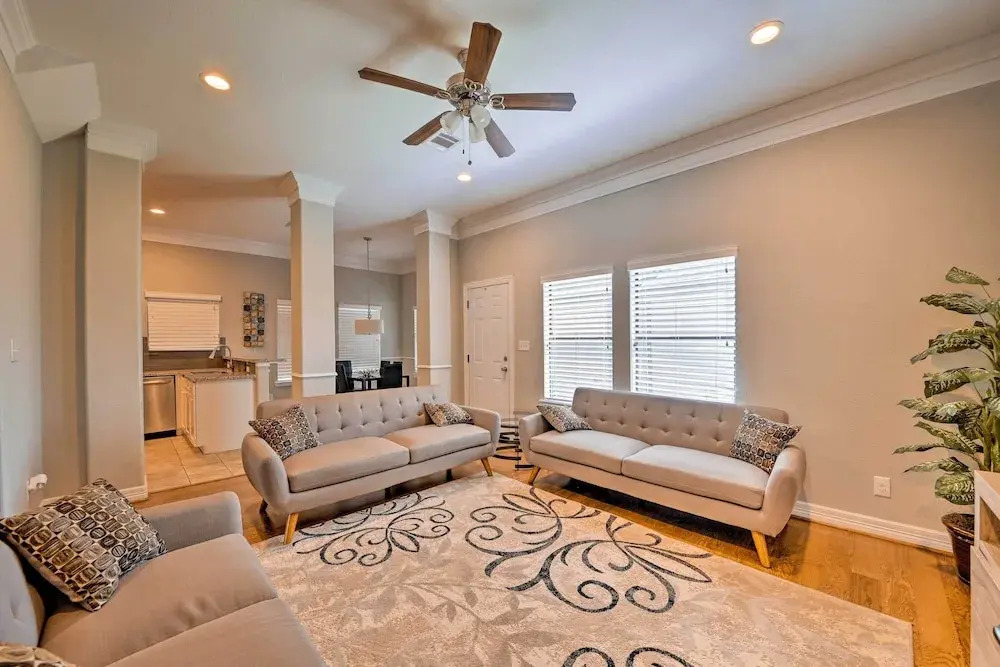 Spacious Houston Home ~ 16 Mi to NRG Stadium!