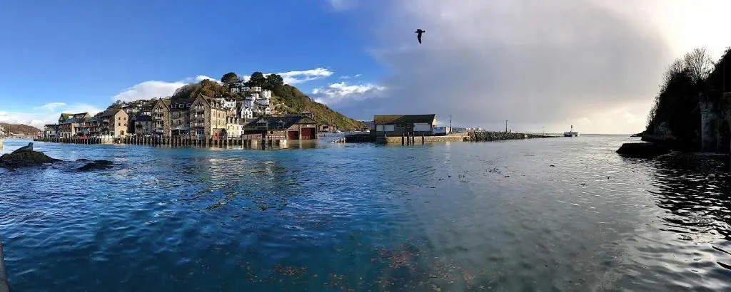 Jolly Sailor Inn - THE OLDEST PUB IN LOOE - Family run and full of charm and character