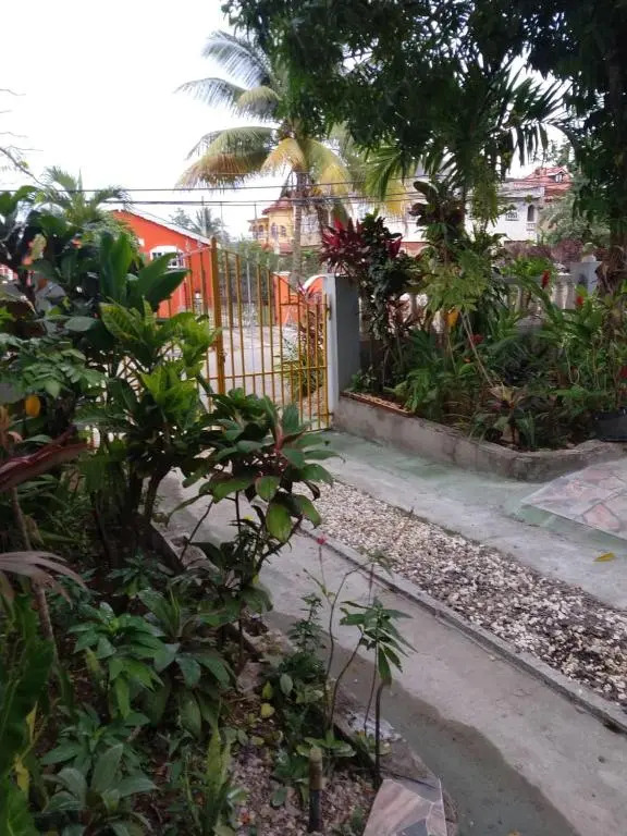 Aquamarine Ave
