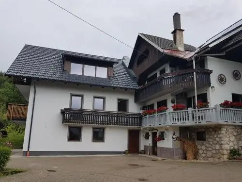 Garden Apartments Maria