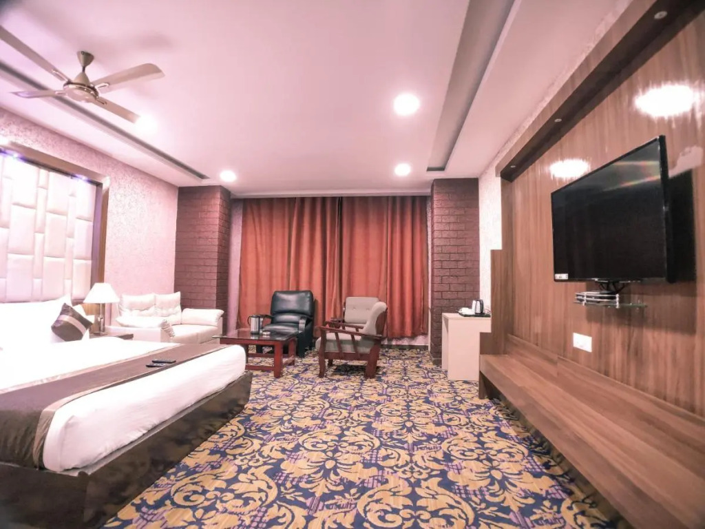 Hotel Vishnu Empire