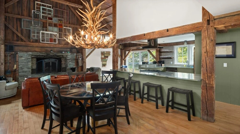 Mad House Rentals 10 Bedroom Lodge by RedAwning
